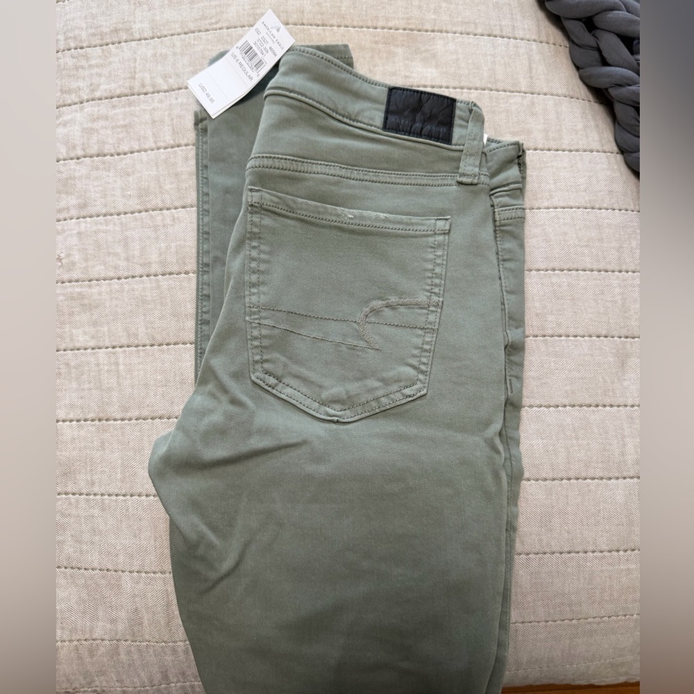American Eagle Outfitters Straight Leg Pants in Olive Green